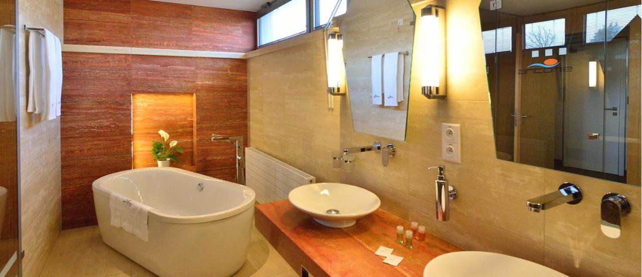 Antonie Hotel****Superior Frýdlant Dış mekan fotoğraf